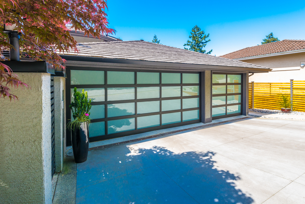 Step-by-Step Guide: How to Frame a Garage Door Opening